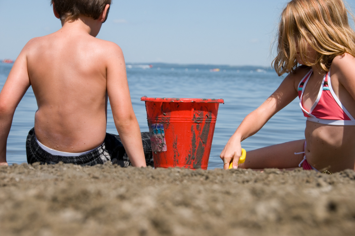 trucos para ir con niños a la playa
